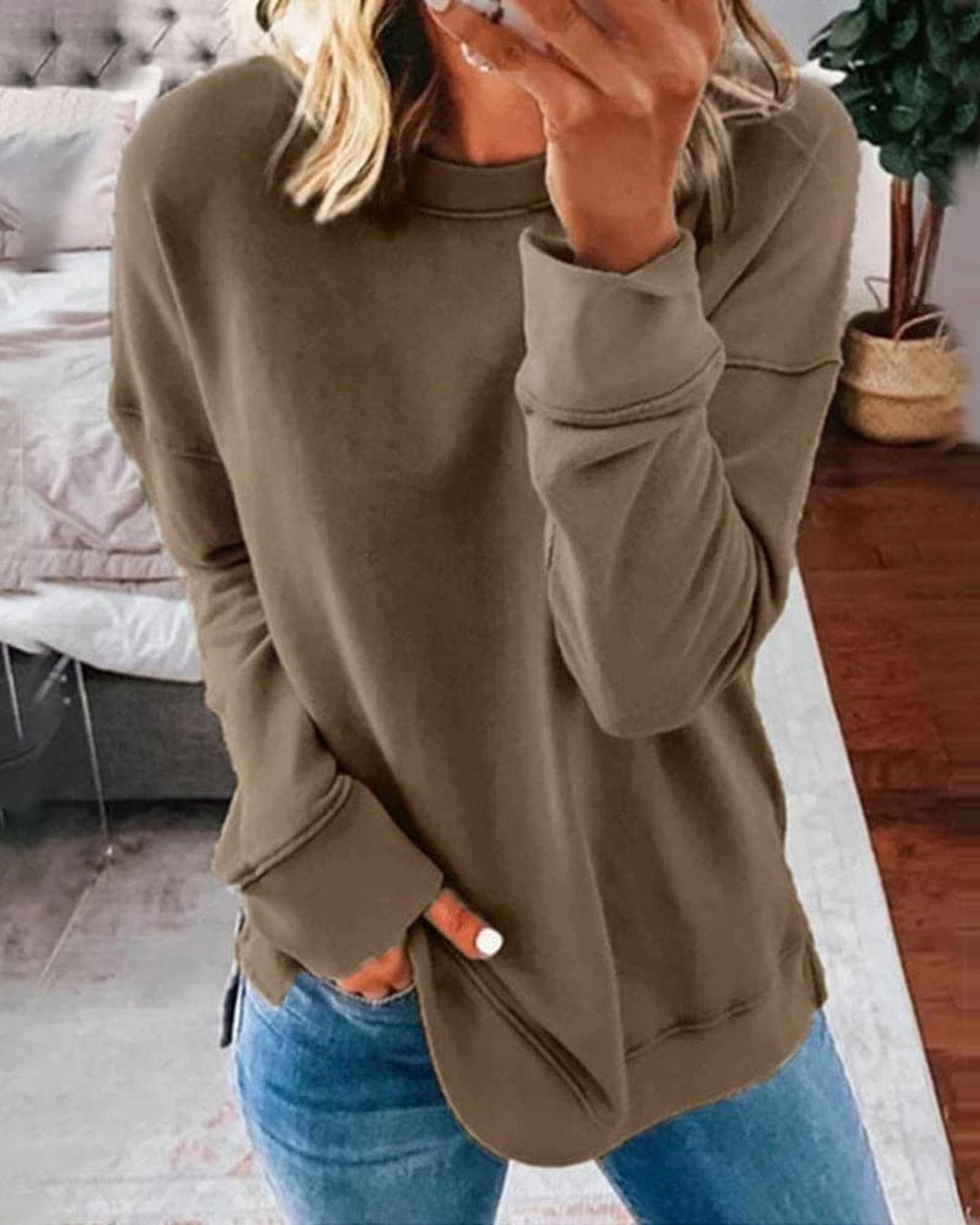 Henrietta | Classic Sweatshirt Soft